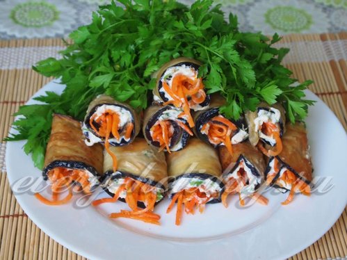 Рулеты из баклажанов с корейской морковкой