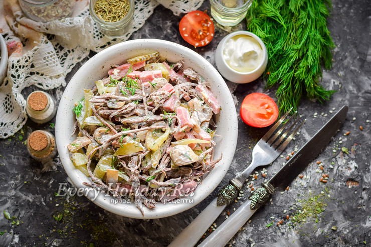 Салат "Рыцарский" с говядиной и маринованными огурчиками