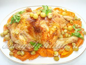 Рецепт курицы, запеченная с тыквой и виноградом